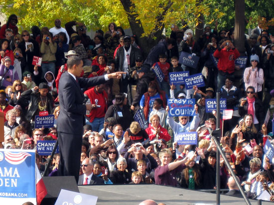 ObamaPointingClose2